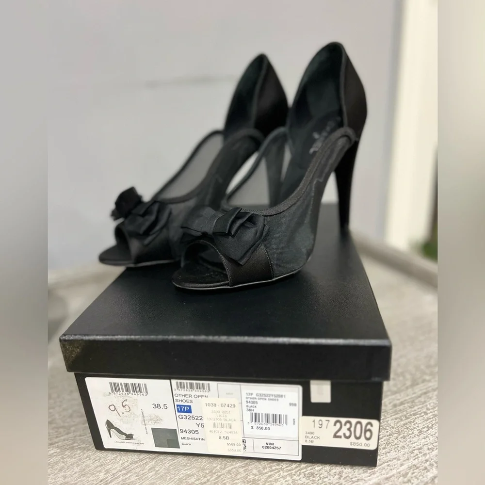 Chanel Mesh Satin excellent condition with box,dusters extra pair of hee… - Picture 4 of 7